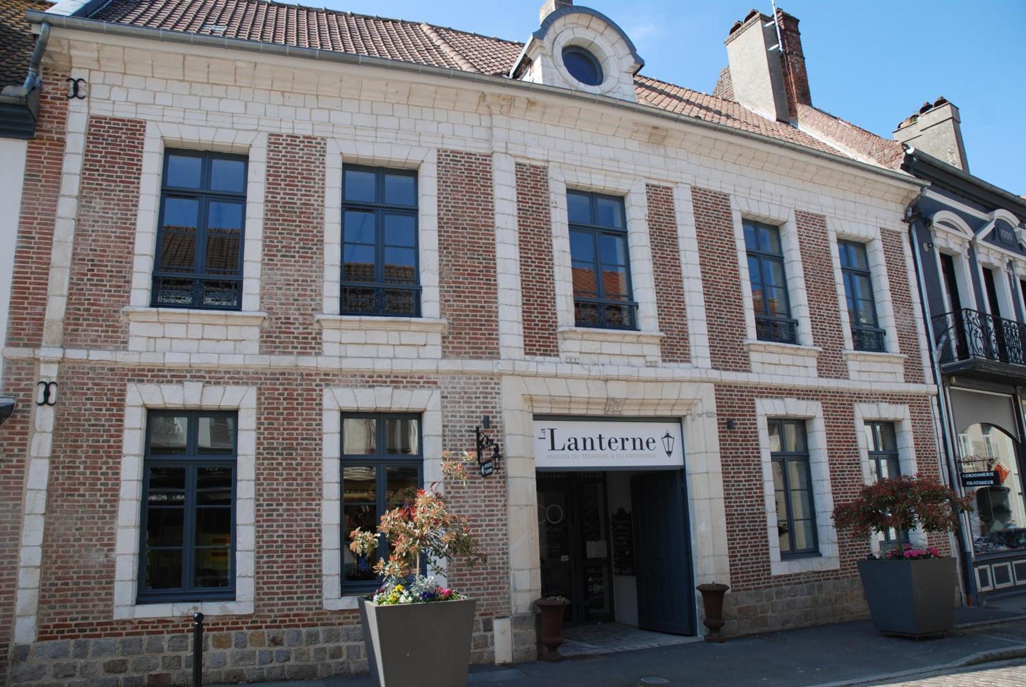 Montreuil Holidays Apartment